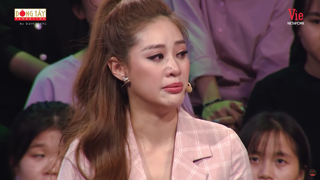 Hoa hậu Khánh Vân bật khóc: Ba tôi phải bươn chải, kiếm từng đồng một - Ảnh 3.