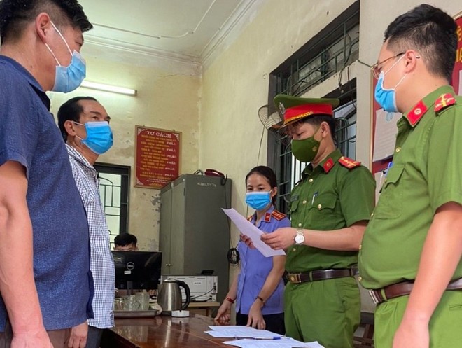 Hàng loạt nguyên lãnh đạo, cán bộ xã ở Nghệ An bị khởi tố, bắt giam - Ảnh 3.