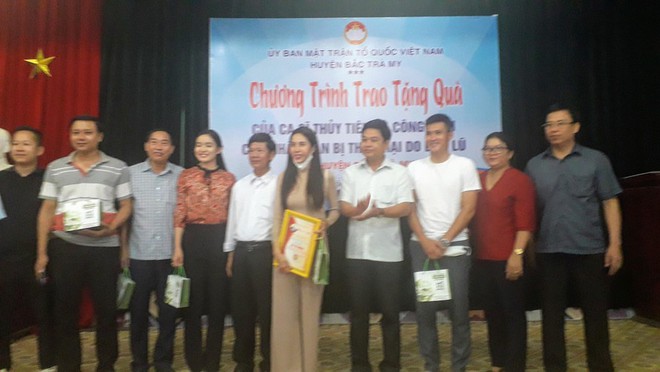 Gửi báo cáo Bộ Công an về hoạt động từ thiện của Thuỷ Tiên ở Quảng Nam: Việc trao tiền không có khuất tất - Ảnh 2.