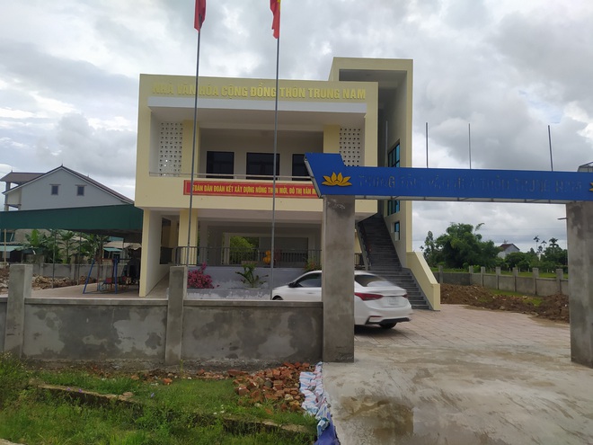 Nhà tránh lũ do ca sỹ Thủy Tiên tài trợ ở Hà Tĩnh: 1 huyện bù thêm 1,6 tỷ khi xây 2 căn - Ảnh 5.
