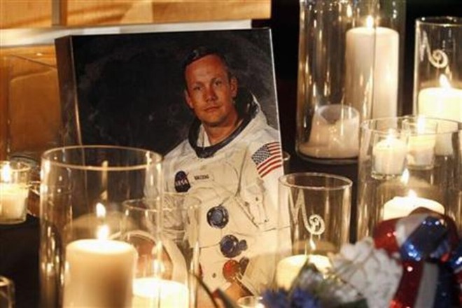 Neil Armstrong là ai, tiểu sử và sự thật cái chết của phi hành gia - Ảnh 2.