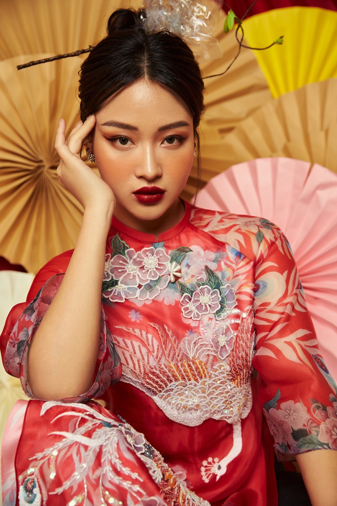 Bùi Dương Thái Hà diện áo dài đón Tết - Ảnh 2.