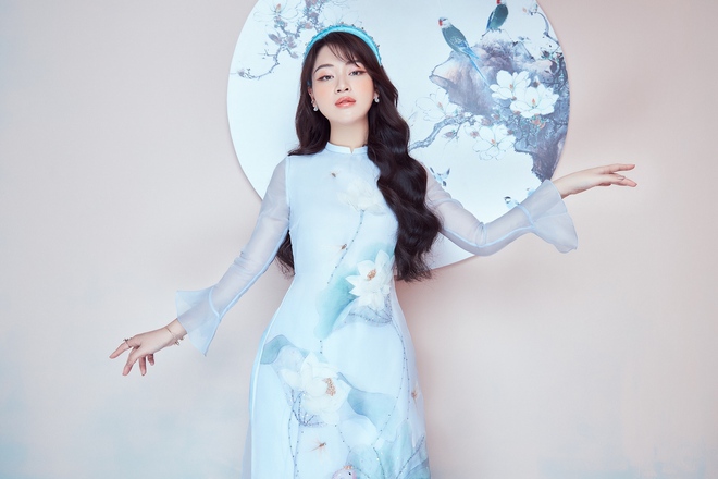 Bùi Dương Thái Hà diện áo dài đón Tết - Ảnh 4.
