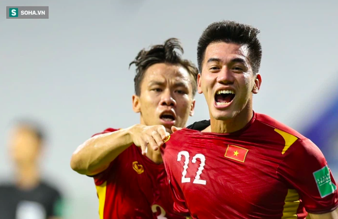CĐV Việt Nam hú vía sau trận thắng kịch tính, nhớ đến ký ức đen tối trong trận gặp Malaysia - Ảnh 1.