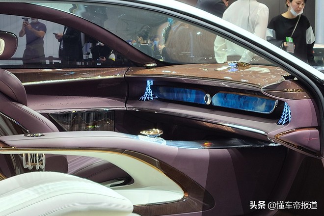Ô tô Trung Quốc lắp hẳn đèn chùm như khách sạn 5 sao, quyết vượt mặt Rolls Royce có bầu trời sao - Ảnh 5.
