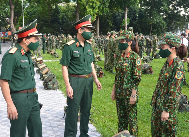 300 cán bộ chiến sĩ quân y vào TP.HCM và các tỉnh phía Nam chống dịch Covid-19 - Ảnh 2.