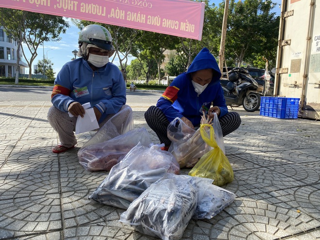 Công an Đà Nẵng mở 30 điểm bán hàng, giá rẻ bất ngờ - Ảnh 7.