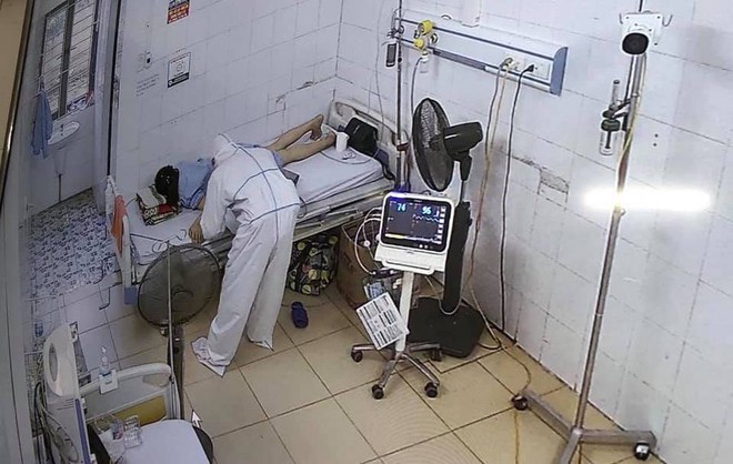 8 nhân viên y tế ở bệnh viện dã chiến và 2 nhân viên phục vụ khu cách ly ở Nghệ An nhiễm SARS-CoV-2 - Ảnh 1.