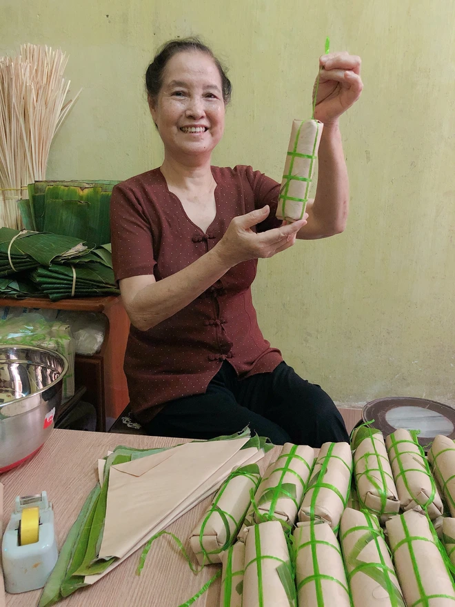 Chân dung nữ nghệ sĩ có gương mặt khắc khổ, chuyên vai bán hàng nước của màn ảnh Việt - Ảnh 6.