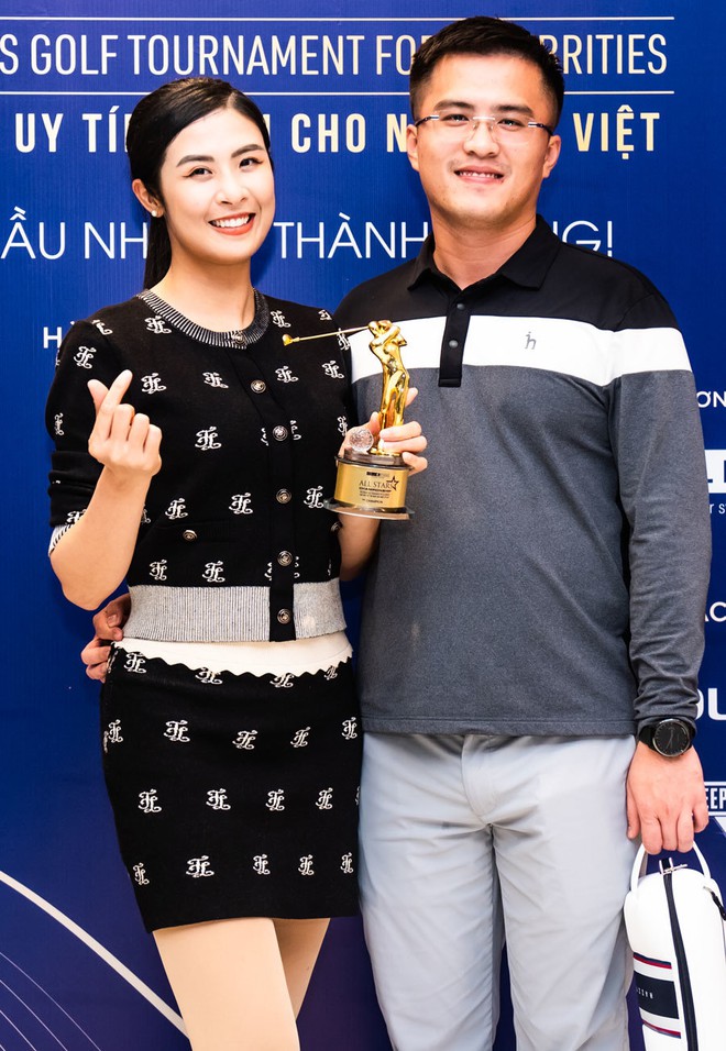 Hoa hậu Ngọc Hân được bạn trai tháp tùng đi thi đấu golf - Ảnh 2.