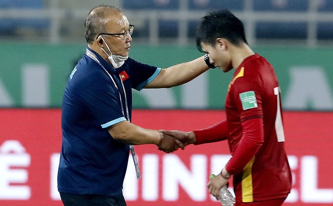 HLV Park Hang-seo: "Quang Hải ra nước ngoài sẽ ảnh hưởng tới đội tuyển Việt
