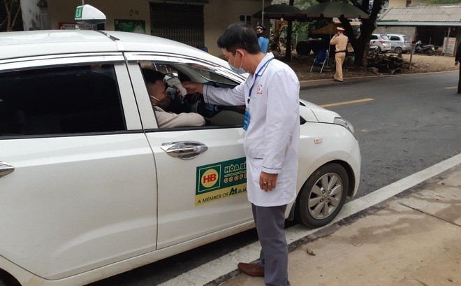 Lai Châu phong tỏa khu phố, trắng đêm rà soát được 26 người tiếp xúc với bệnh nhân nhiễm Covid-19